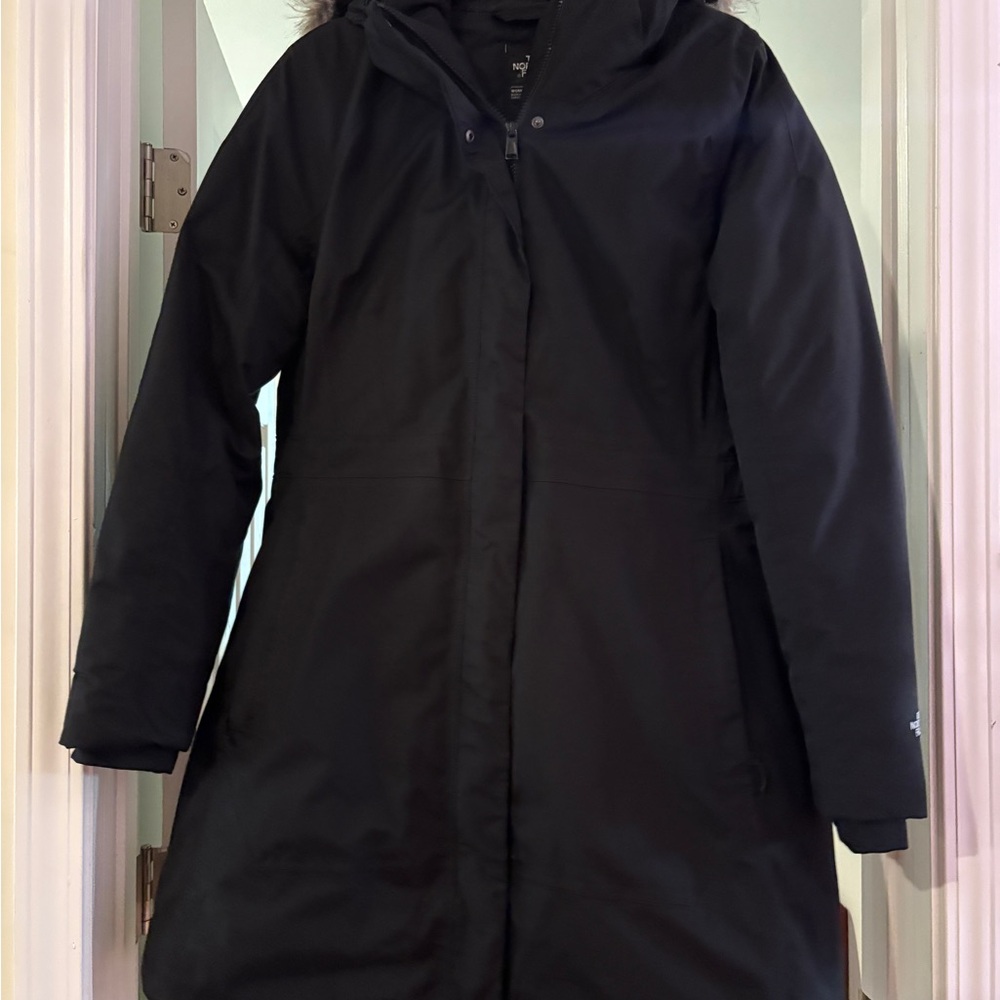 The North Face Women's Black Hooded Puffer Coat